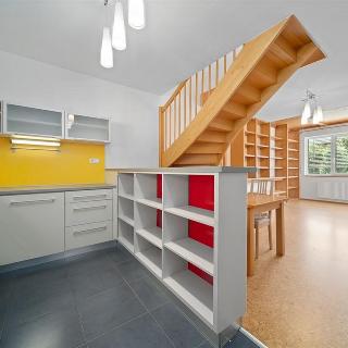 Prodej bytu 5+1 a více 93 m² Řitka, Dvorská