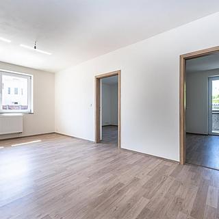 Prodej bytu 4+kk 80 m&sup2; Břežany II