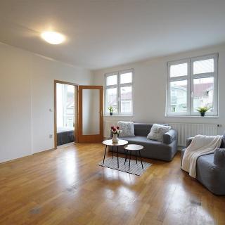 Prodej bytu 1+kk a garsoniéry 39 m² Praha, Velké Kunratické