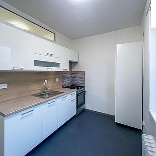 Pronájem bytu 3+1 63 m&sup2; Bruntál