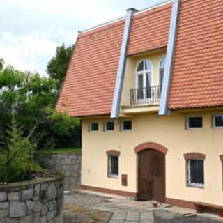 Prodej hotelu a penzionu 662 m² Jiřice u Miroslavi