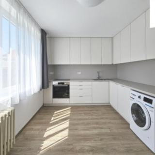 Pronájem bytu 2+1 62 m² Praha
