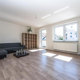 Prodej bytu 3+kk 81 m&sup2; Břežany II