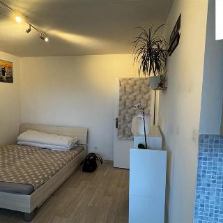 Prodej bytu 1+kk a garsoniéry 30 m² Kladno, Americká