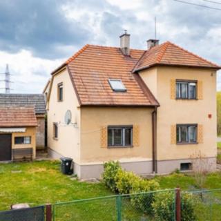Prodej rodinného domu 140 m² Choltice, Nádražní