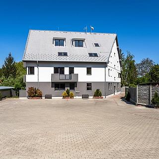 Prodej činžovního domu 804 m&sup2; Břežany II