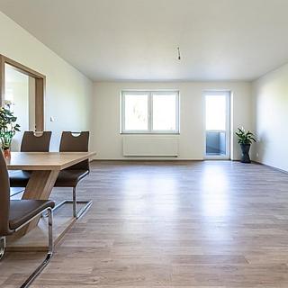 Prodej bytu 3+kk 83 m&sup2; Břežany II