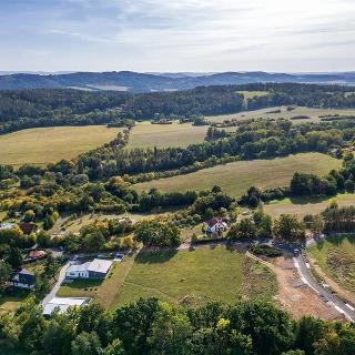 Prodej stavební parcely 1 665 m² Buš