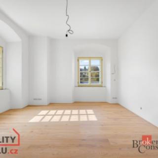 Prodej bytu 1+kk, garsoniery 50 m² Jince