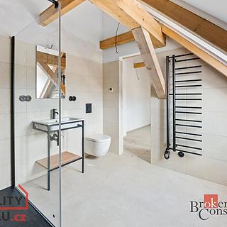 Prodej bytu 4+kk 110 m&sup2; Jince