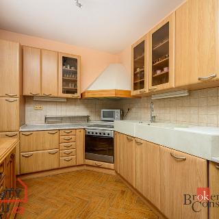 Prodej bytu 4+1 86 m² Praha, Dobšická