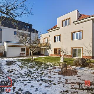 Prodej rodinného domu 203 m&sup2; Hradec Králové