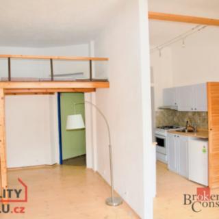 Pronájem bytu 1+kk a garsoniéry 37 m² Karlovy Vary, náměstí Dr. M. Horákové
