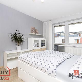 Prodej bytu 2+kk 72 m² Praha, Tvrdonická