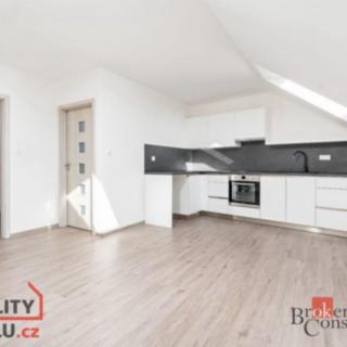 Pronájem bytu 2+kk 39 m² Chrást