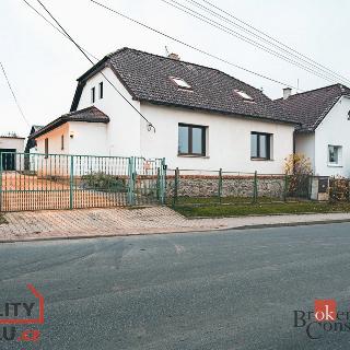 Prodej rodinného domu 340 m² Litohlavy, 