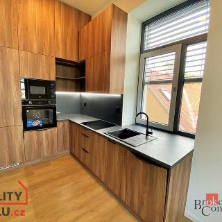 Pronájem bytu 2+kk 44 m² Ostrava, Křižíkova