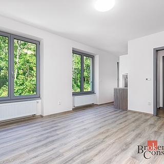 Pronájem bytu 1+kk, garsoniery 32 m&sup2; Chrudim
