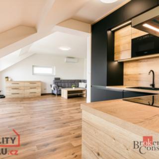 Prodej bytu 3+kk 87 m² Zaječí, Sadařská