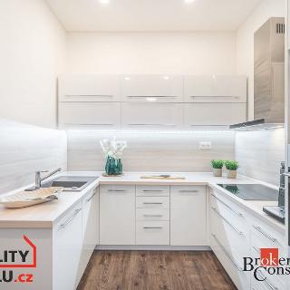 Pronájem bytu 3+kk 74 m² Plzeň, Máchova