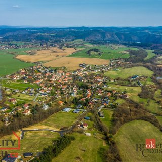 Prodej stavební parcely 1 402 m² Buš, 