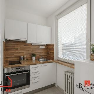 Pronájem bytu 1+kk a garsoniéry 29 m² Praha, Brechtova