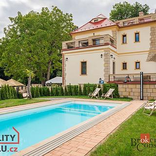 Prodej hotelu, penzionu 786 m&sup2; Jičín