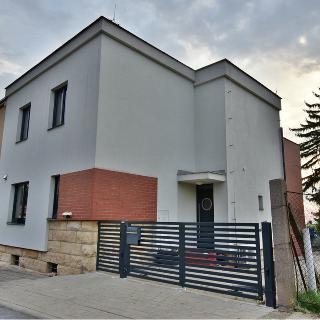 Pronájem rodinného domu 180 m² Hořice, Mánesova