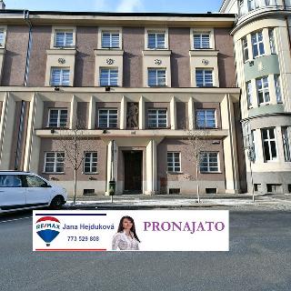 Pronájem bytu 1+1 57 m² Hradec Králové, Mánesova