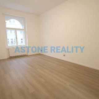 Pronájem bytu 3+1 80 m² Praha, Kubelíkova