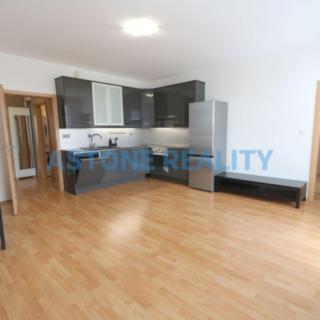 Pronájem bytu 2+kk 60 m² Praha