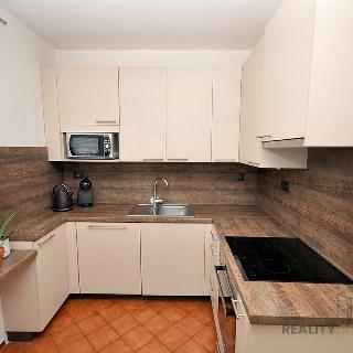 Prodej bytu 3+kk 66 m² Benešov, Hráského