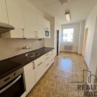 Pronájem bytu 3+1 98 m² Hodonín, Národní třída