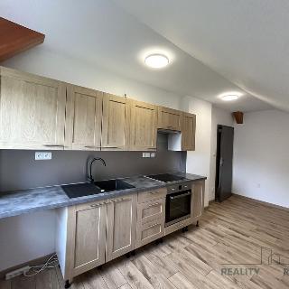 Pronájem bytu 2+1 55 m² Třinec, 