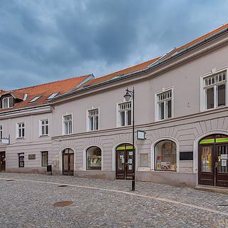 Pronájem bytu 2+1 48 m&sup2; Znojmo