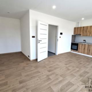 Pronájem bytu 1+kk a garsoniéry 32 m² Znojmo, Šatovská