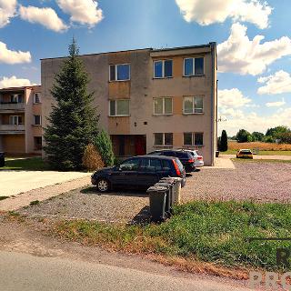 Prodej bytu 4+1 76 m² Dolní Roveň, 