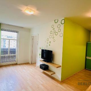 Prodej bytu 2+kk 44 m² Praha, Velehradská