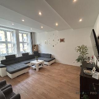 Prodej bytu 3+1 75 m² Břeclav, Sady 28. října