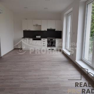 Pronájem bytu 2+kk 49 m² Hodonín, Komenského