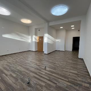 Pronájem obchodu 75 m² Ostrava, Macharova