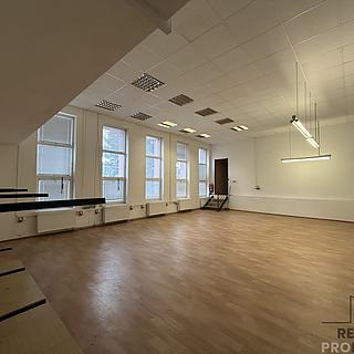 Pronájem obchodu 95 m&sup2; Hodonín