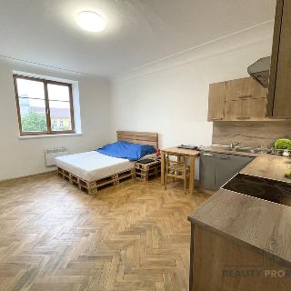 Pronájem bytu 1+kk a garsoniéry 30 m² Šternberk, ČSA