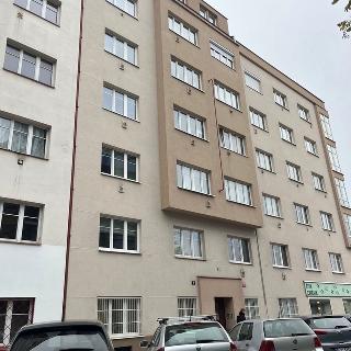 Pronájem bytu 2+kk 60 m² Praha, U garáží