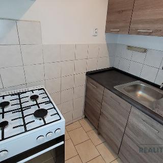 Pronájem bytu 1+kk a garsoniéry 35 m² Šternberk, 