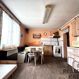 Prodej rodinného domu 90 m² Prušánky, Lomená