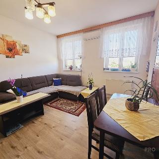 Prodej bytu 3+1 67 m² Lednice, Komenského