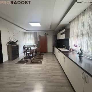 Prodej bytu 3+1 72 m² Praha, Kusého