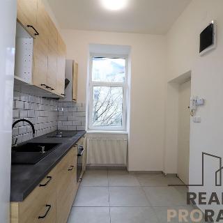 Pronájem bytu 1+1 34 m² Brno, Vranovská