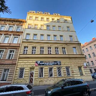 Pronájem kanceláře 91 m² Praha